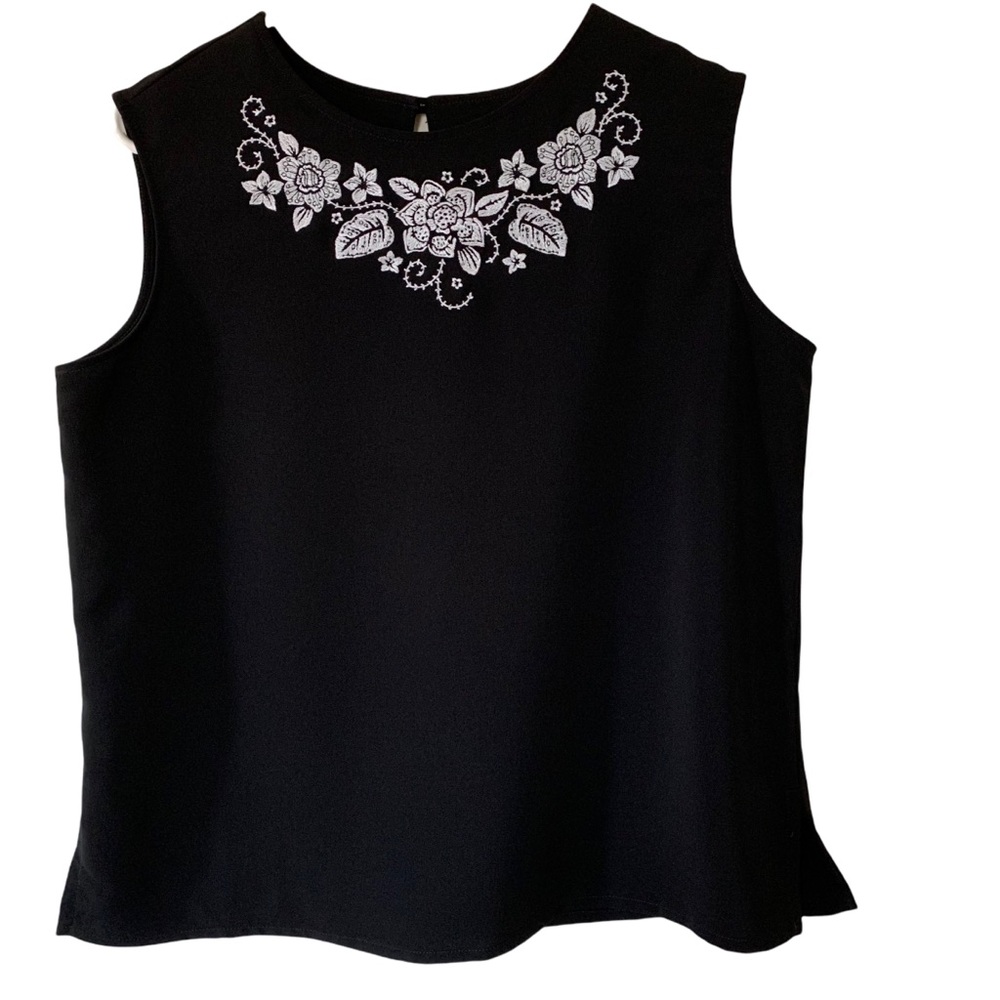 BonWorth black embroidered sleeveless top Size Small Petite